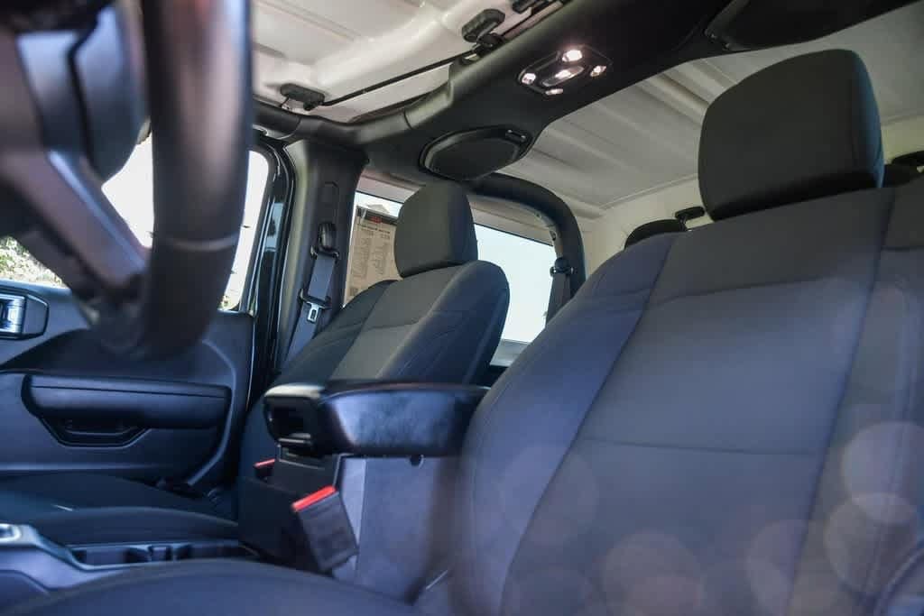 Thumbnail: 2022 Jeep Wrangler - 21