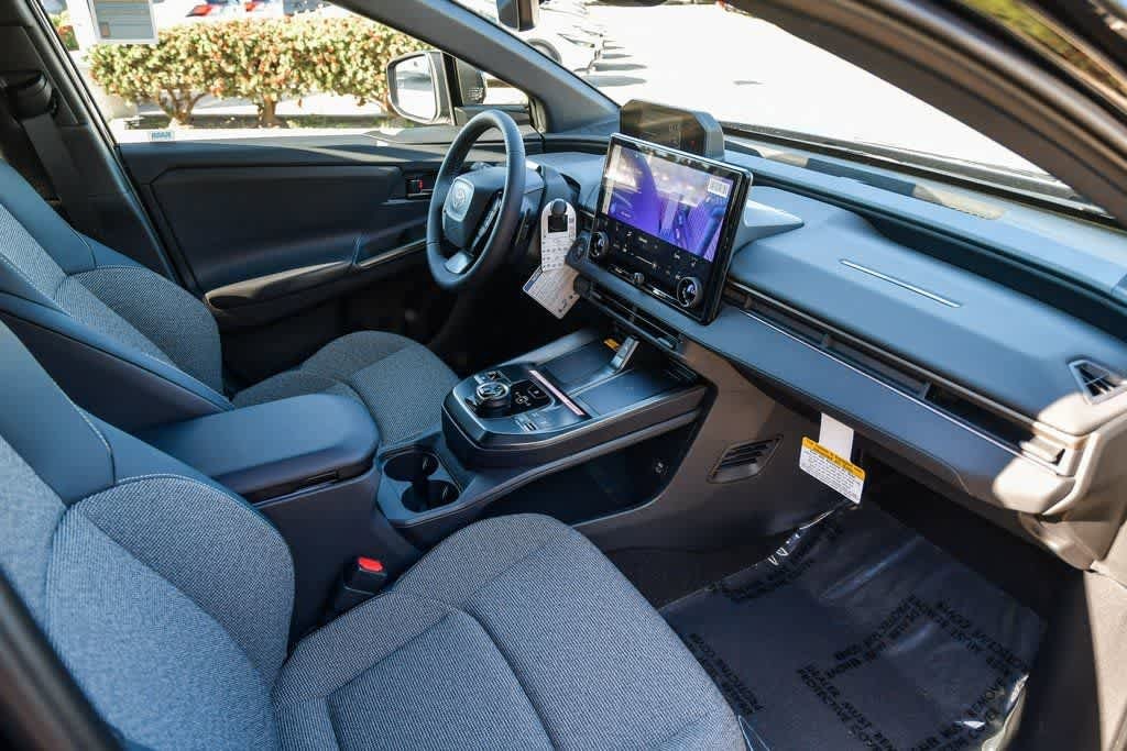 2026 Toyota bZ XLE - Photo 15