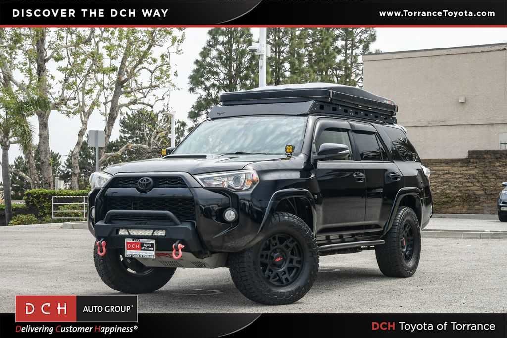 2019 Toyota 4Runner TRD Off-Road Premium photo 1