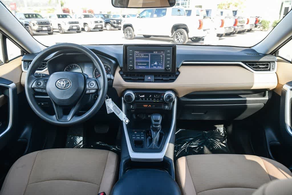 Thumbnail: 2019 Toyota RAV4 - 14