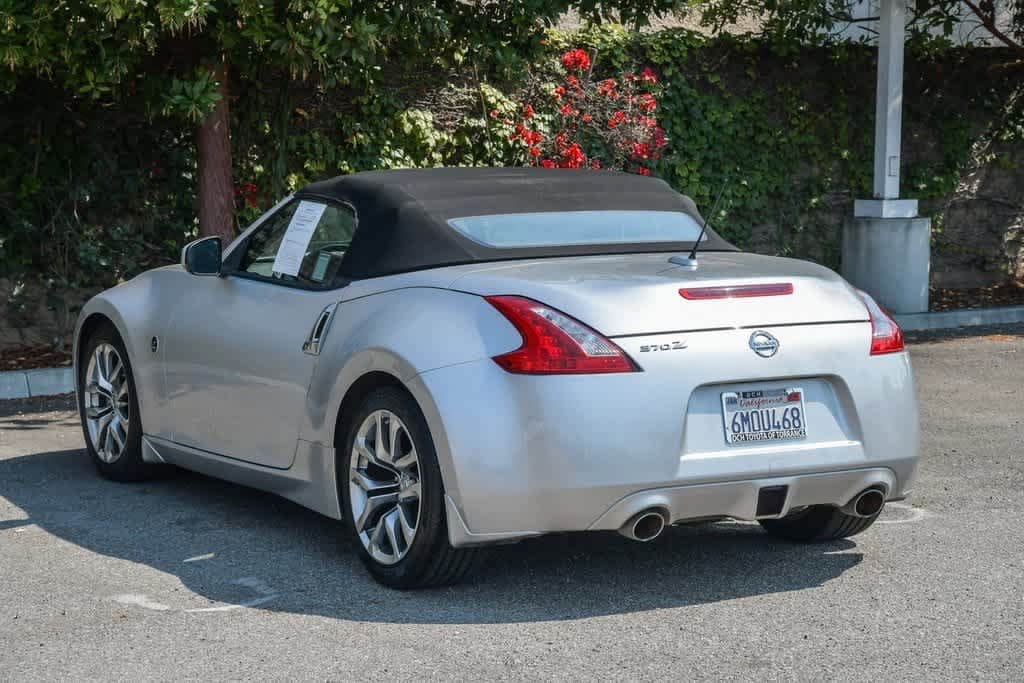 Thumbnail: 2010 Nissan Z - 8