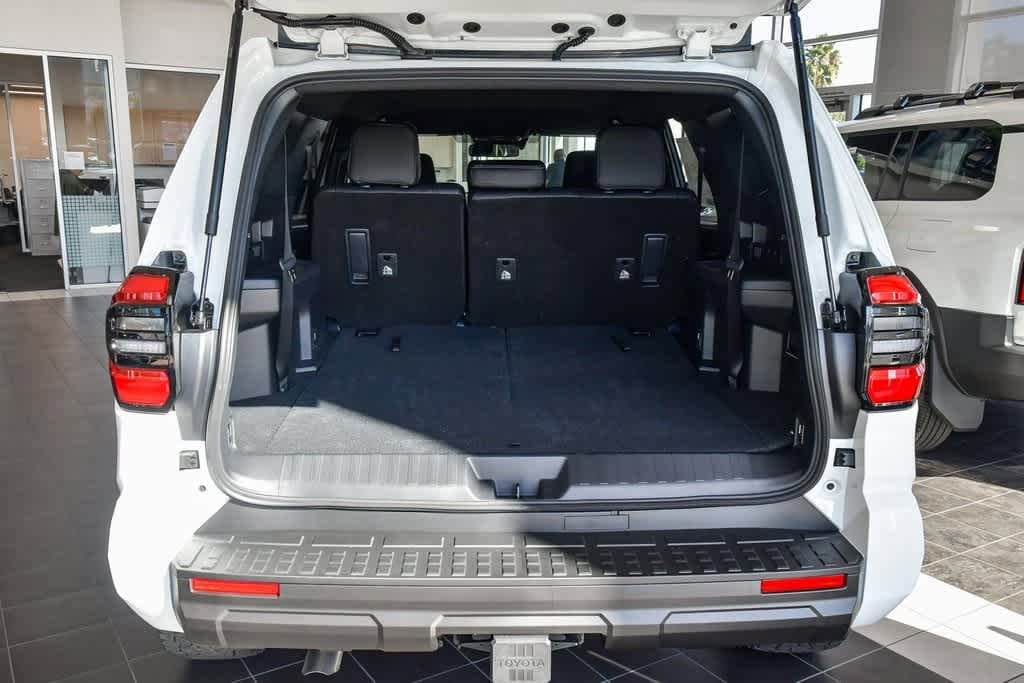 Thumbnail: 2025 Toyota 4Runner - 33