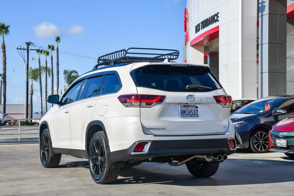 Thumbnail: 2019 Toyota Highlander - 9