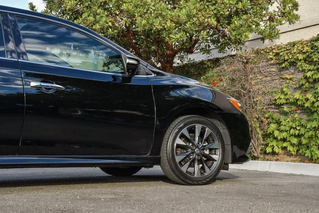 Thumbnail: 2019 Nissan Sentra - 11