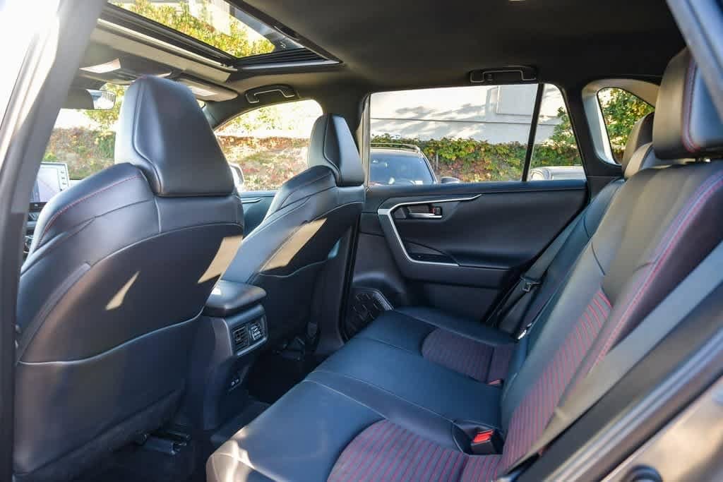 Thumbnail: 2022 Toyota RAV4 - 18