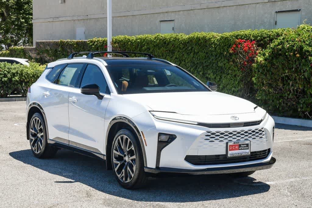 Thumbnail: 2026 Toyota Crown Signia - 3