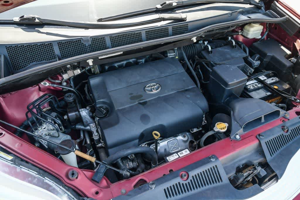 Thumbnail: 2015 Toyota Sienna - 31