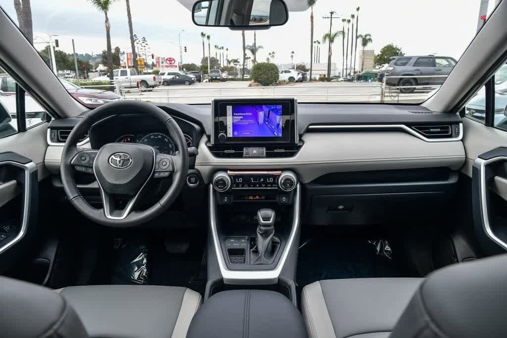 Thumbnail: 2025 Toyota RAV4 - 14