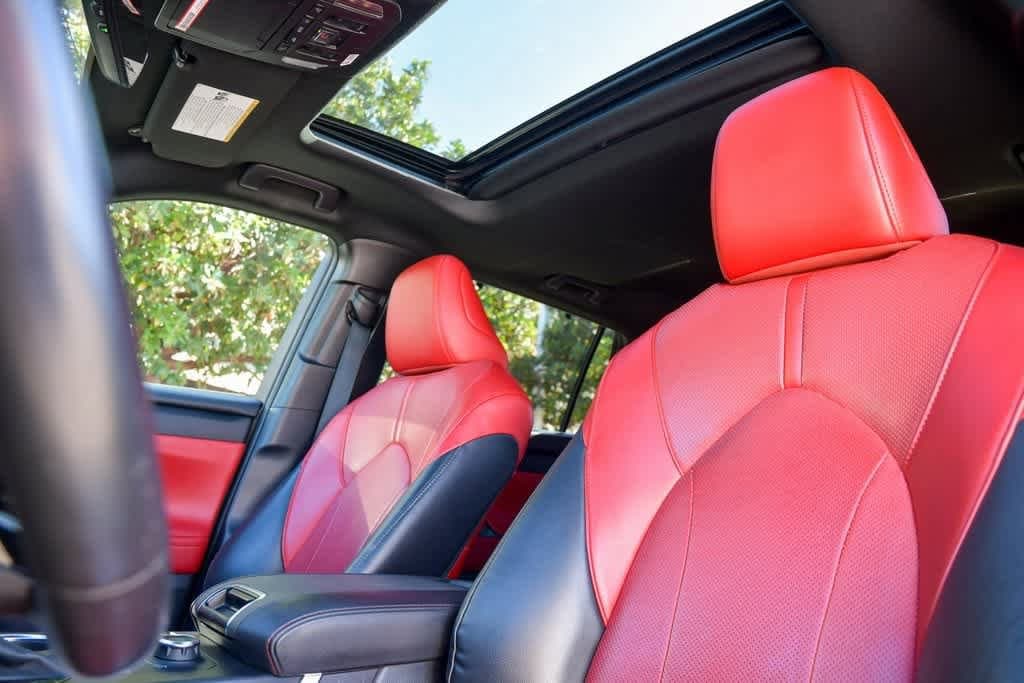 Thumbnail: 2022 Toyota Highlander - 19