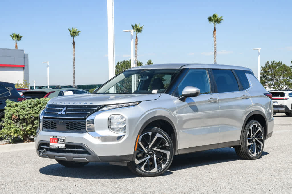2022 Mitsubishi Outlander ES