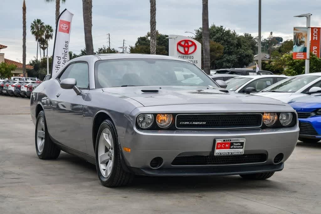 Used 2014 Dodge Challenger SXT Car