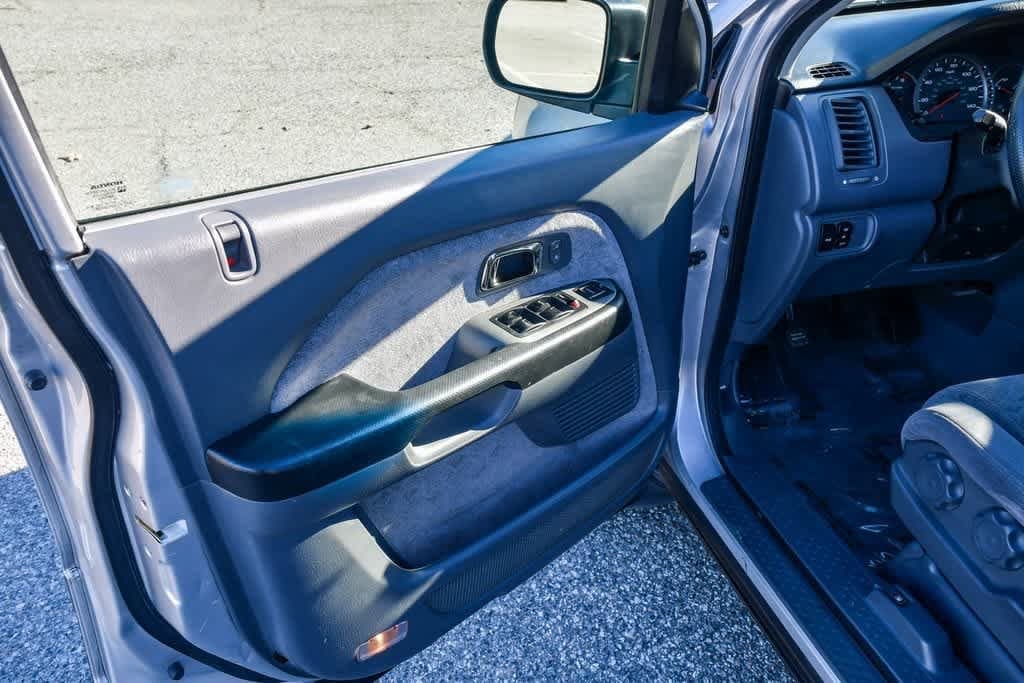 Thumbnail: 2005 Honda Pilot - 21