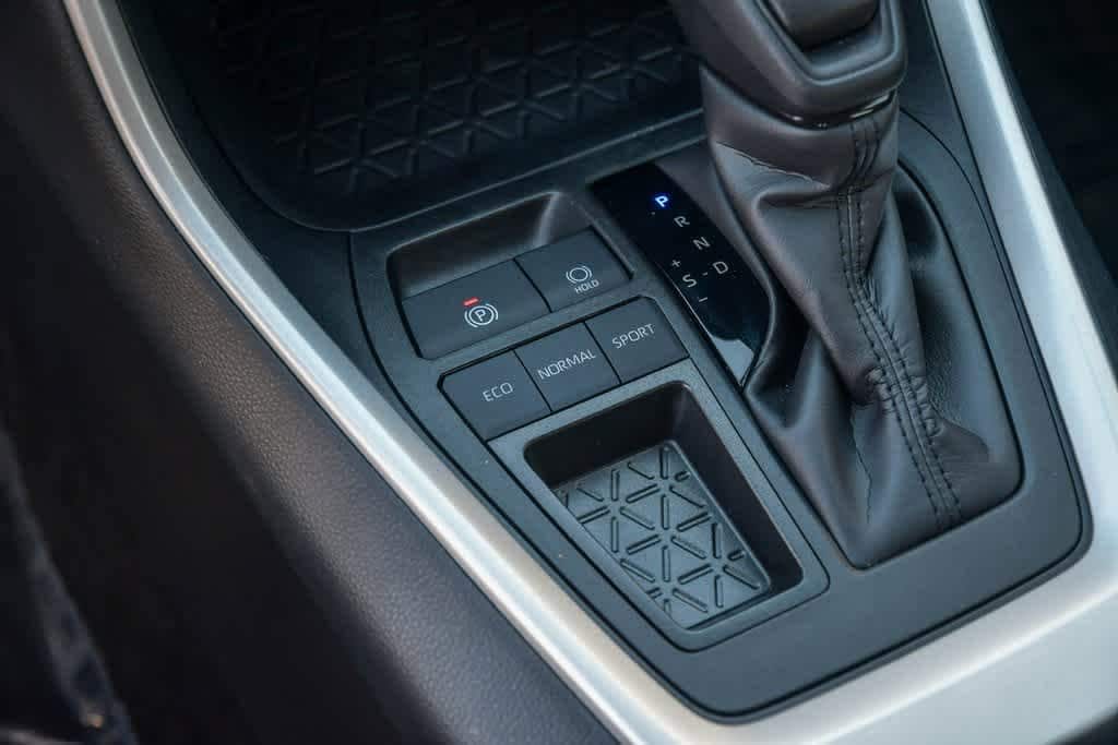 2024 Toyota RAV4 LE 22
