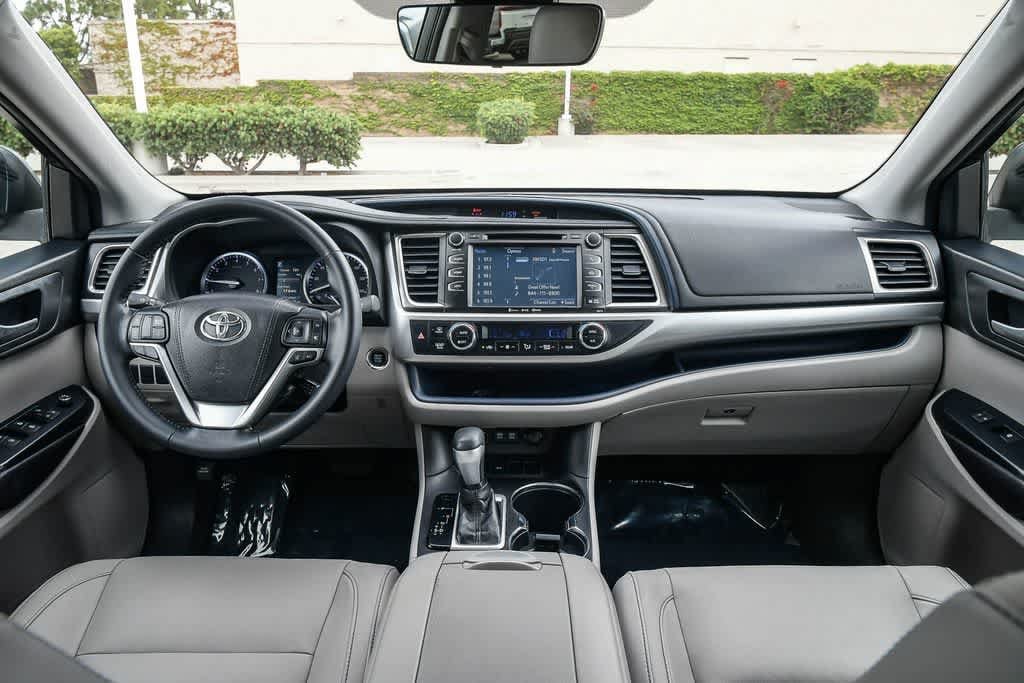 Thumbnail: 2017 Toyota Highlander - 13