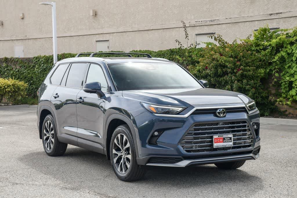 Thumbnail: 2026 Toyota Grand Highlander - 3