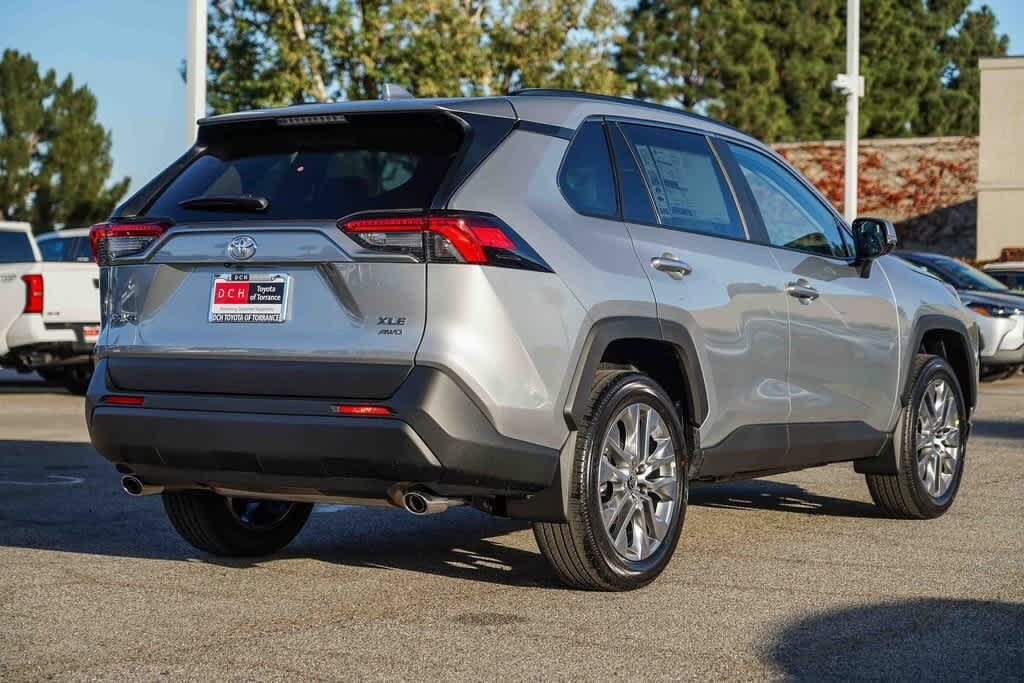 Thumbnail: 2025 Toyota RAV4 - 6