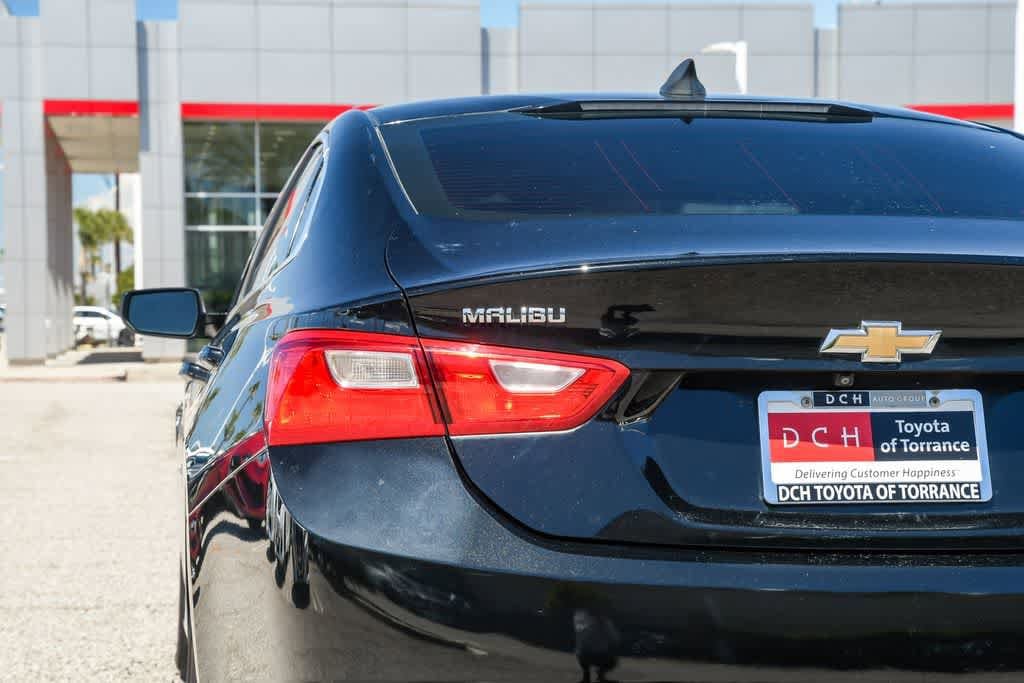 2018 Chevrolet Malibu LS photo 5
