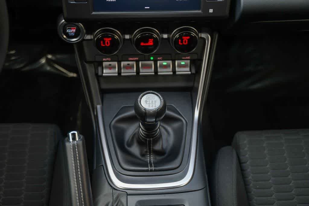 Thumbnail: 2024 Toyota GR86 - 16