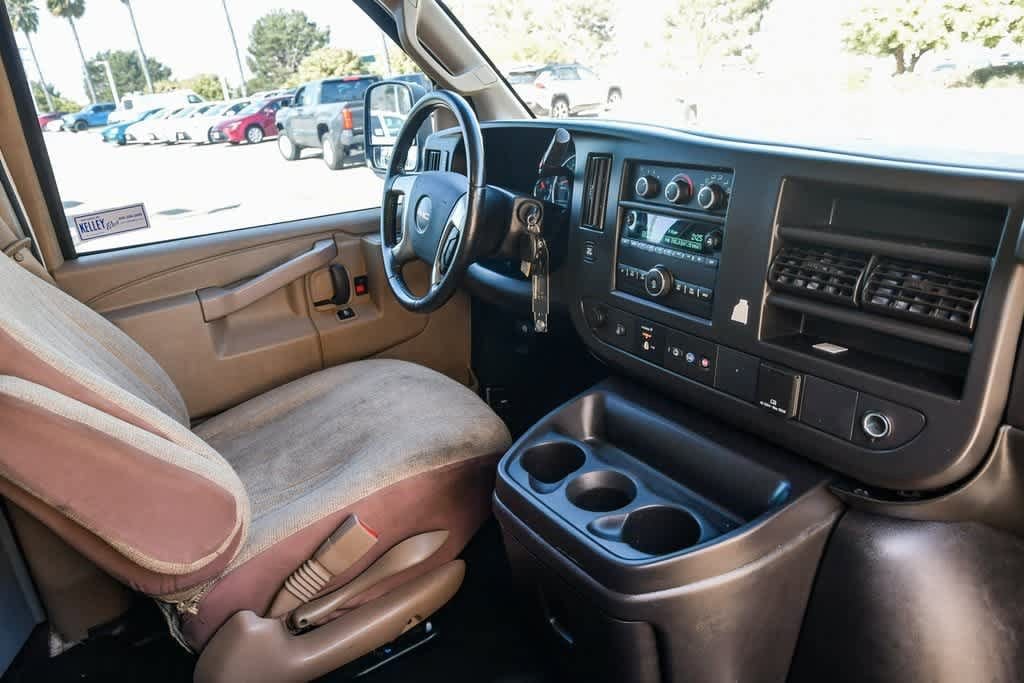 Thumbnail: 2019 GMC Savana - 15