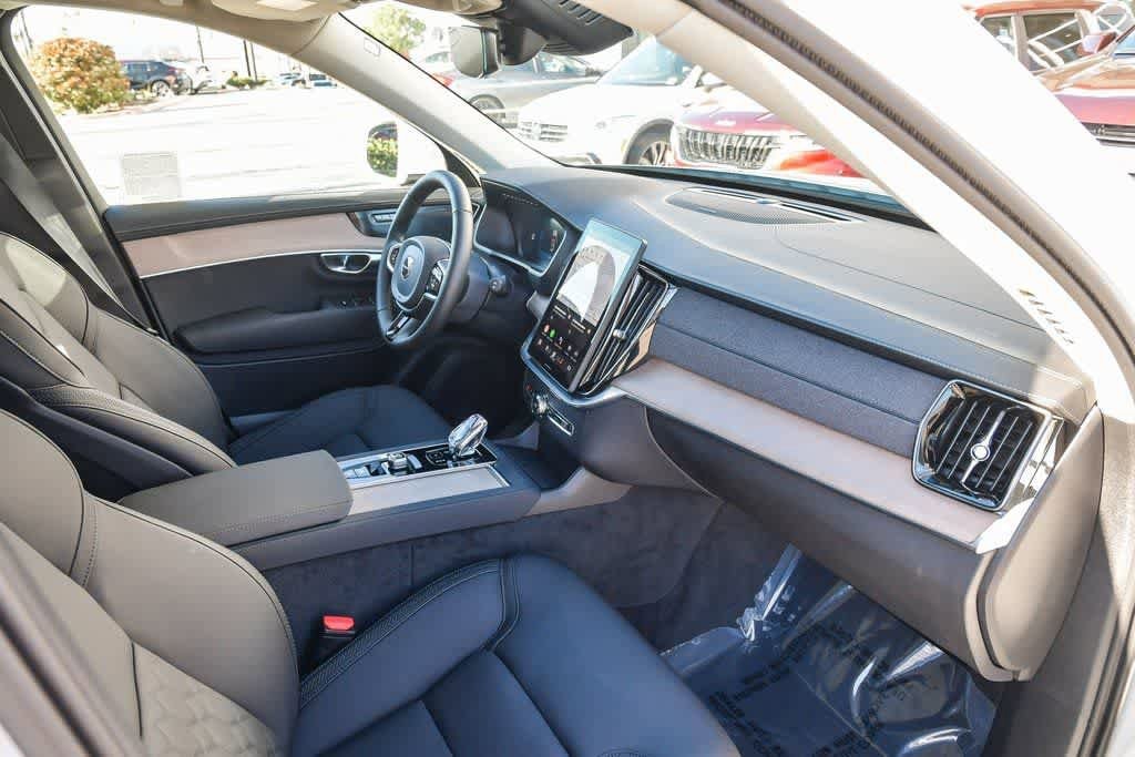 Thumbnail: 2025 Volvo XC90 - 15