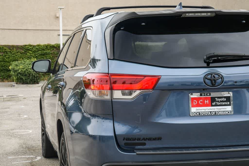 Thumbnail: 2017 Toyota Highlander - 5