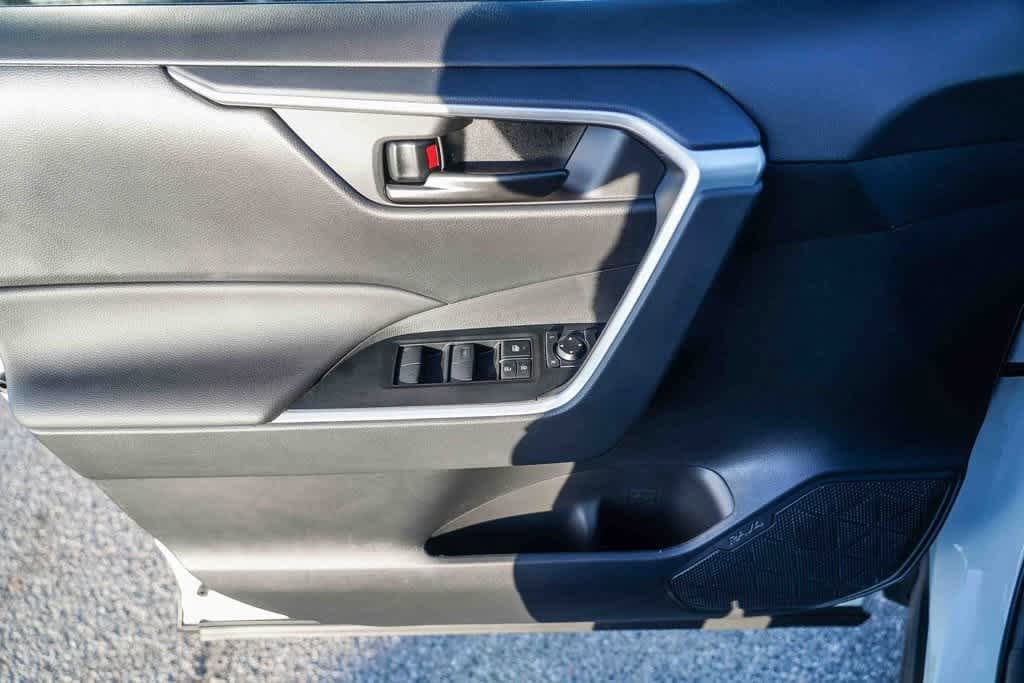 Thumbnail: 2025 Toyota RAV4 - 20