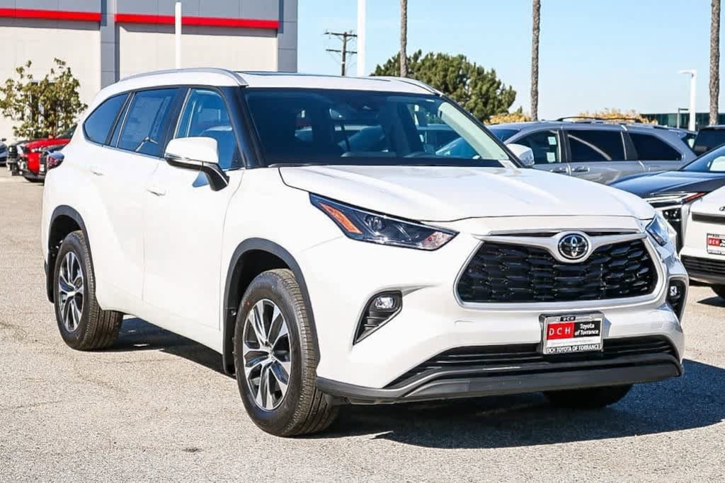 New 2026 Toyota Highlander XLE SUV