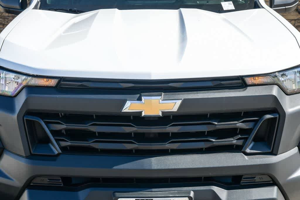 2025 Chevrolet Colorado Work Truck photo 4