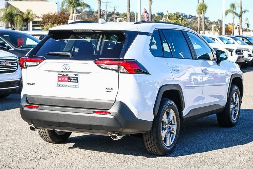 Thumbnail: 2025 Toyota RAV4 - 6