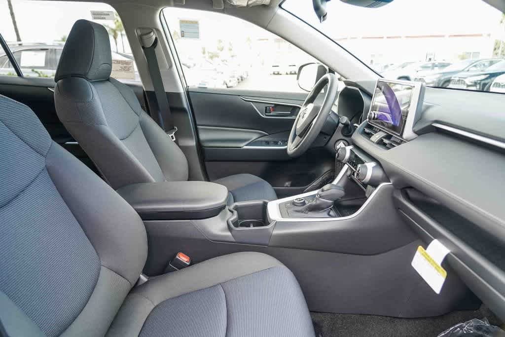 Thumbnail: 2025 Toyota RAV4 - 16