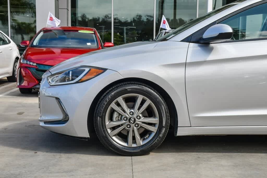 Thumbnail: 2017 Hyundai Elantra - 10