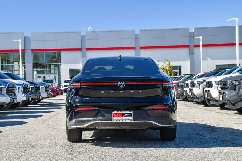 Thumbnail: 2023 Toyota Crown - 8