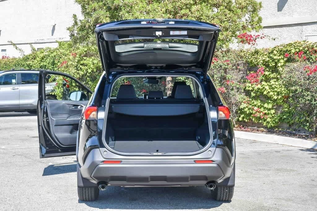 Thumbnail: 2025 Toyota RAV4 - 27