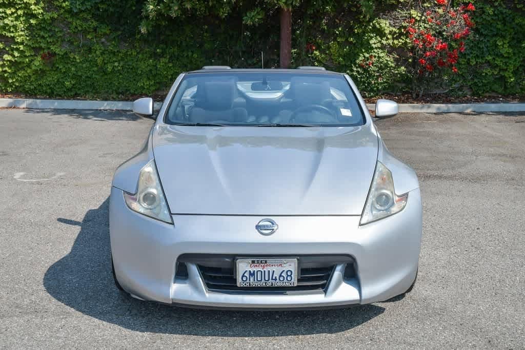 Thumbnail: 2010 Nissan Z - 32