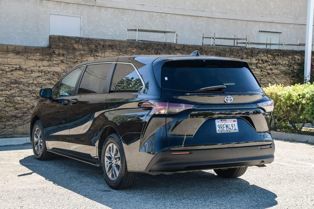 Thumbnail: 2024 Toyota Sienna - 8