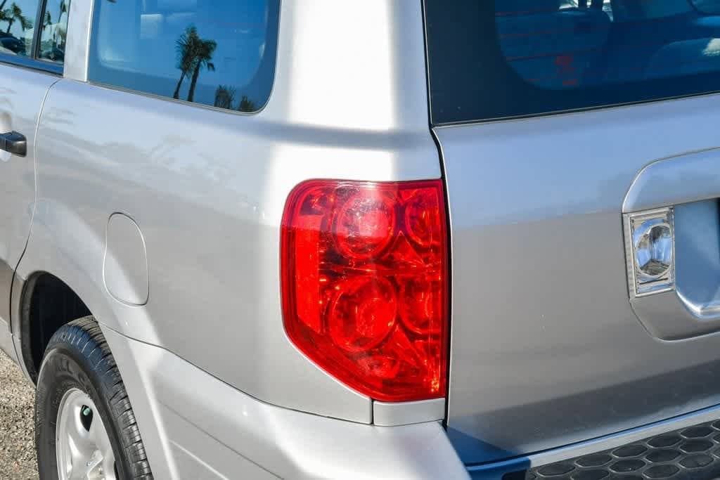 Thumbnail: 2005 Honda Pilot - 6