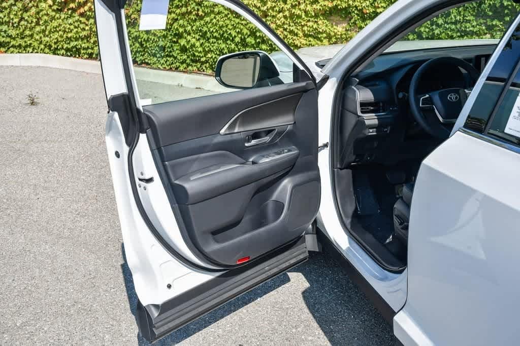 2025 Toyota Grand Highlander XLE 20