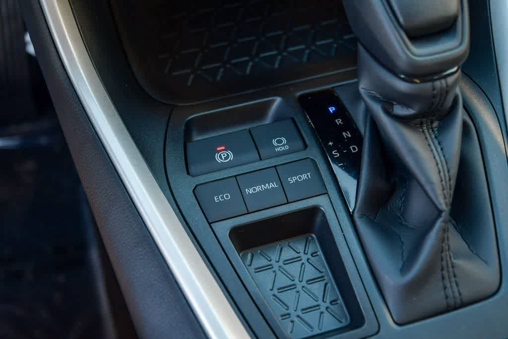 Thumbnail: 2025 Toyota RAV4 - 22