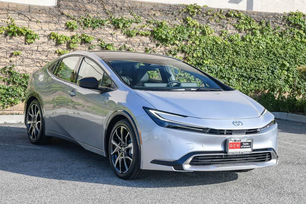 Thumbnail: 2026 Toyota Prius - 3