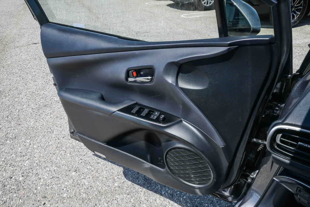 Thumbnail: 2019 Toyota Prius Prime - 24