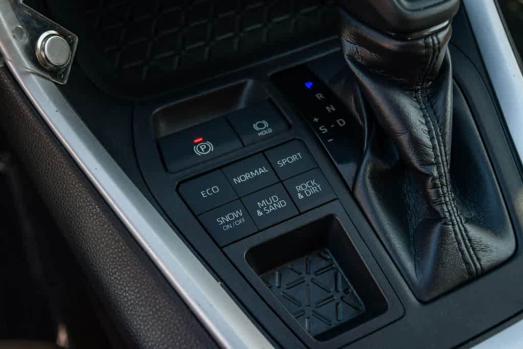 Thumbnail: 2019 Toyota RAV4 - 19