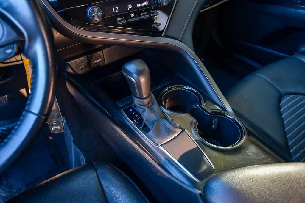 Thumbnail: 2020 Toyota Camry - 22