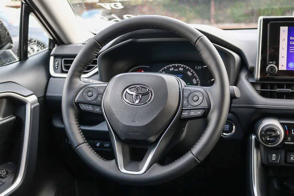 Thumbnail: 2025 Toyota RAV4 - 15