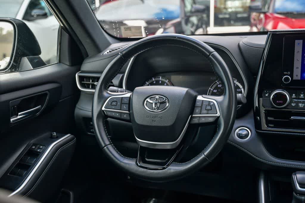 Thumbnail: 2024 Toyota Highlander - 12