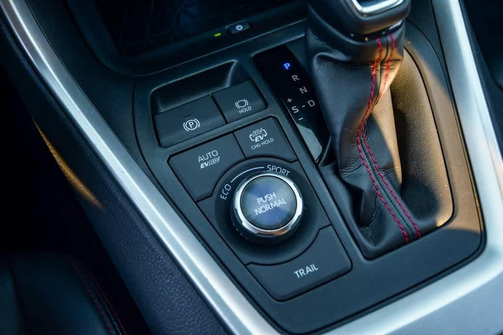 Thumbnail: 2022 Toyota RAV4 - 22