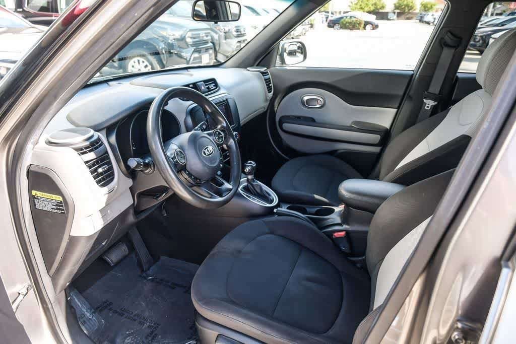 Thumbnail: 2016 Kia Soul - 16