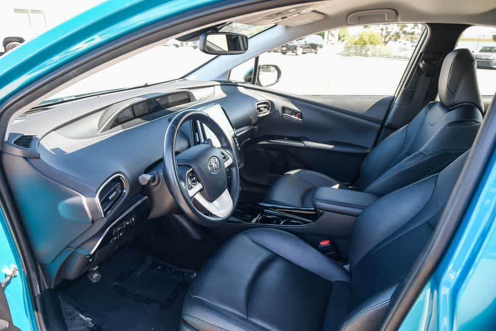 Thumbnail: 2017 Toyota Prius Prime - 16