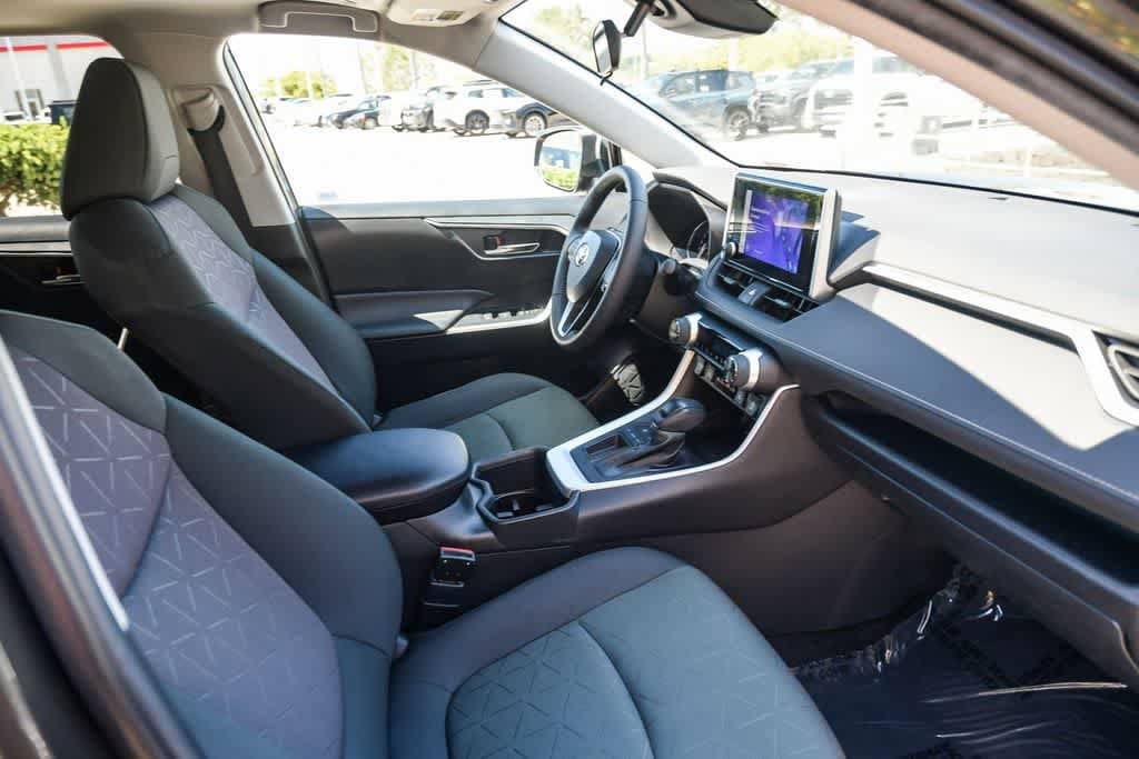 Thumbnail: 2023 Toyota RAV4 - 15