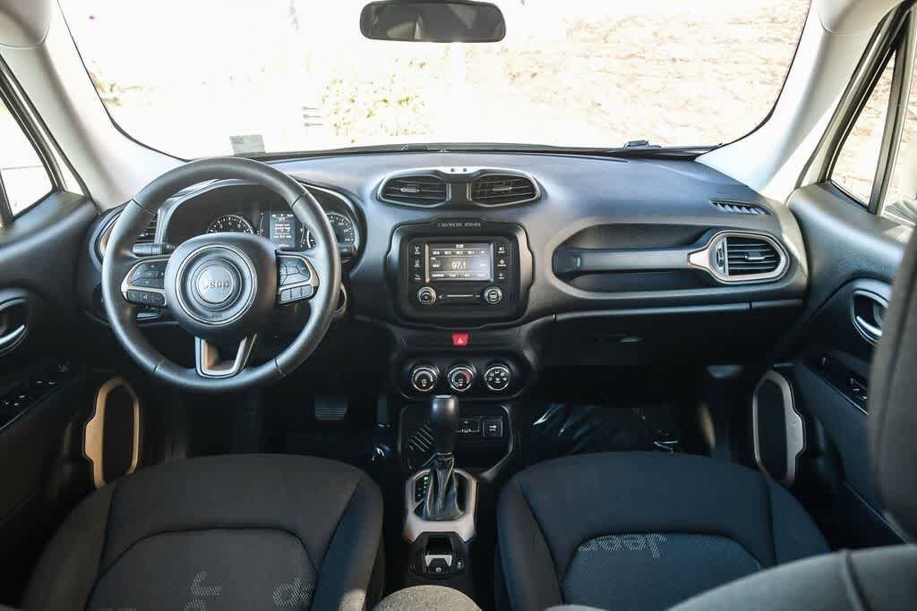 Thumbnail: 2016 Jeep Renegade - 14