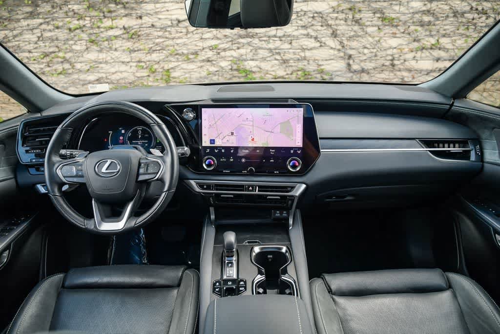 2024 LEXUS RX 450h+ Luxury photo 3